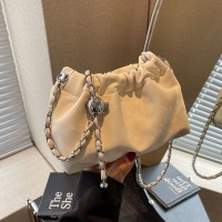 艾米兔女包纯色小众包包2024新款氛围链条福袋包单肩斜挎水桶包