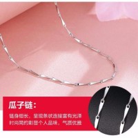 黑红色四叶草项链女时尚锁骨双面佩戴四叶草吊坠网红坠子生日礼物