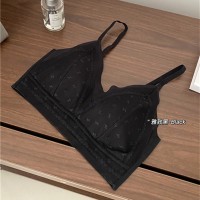 法式内衣女一体式三角杯舒适无痕无钢圈大胸显小透气聚拢蕾丝文胸