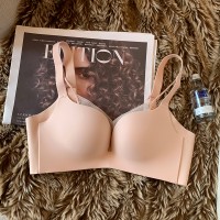 无痕裸感轻乳棉小胸聚拢显大无钢圈上托收副乳防下垂内衣女文胸罩