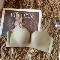 无痕裸感轻乳棉小胸聚拢显大无钢圈上托收副乳防下垂内衣女文胸罩