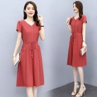 夏季短袖连衣裙女2024年韩版百搭简约百搭收腰显瘦中长款打底裙