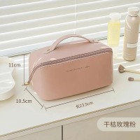 夏季新款pu枕头化妆包大容量高颜值防水洗漱包化妆品便捷收纳包